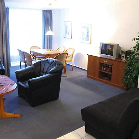 Apartamento In With A Shared Pool Cuxhaven