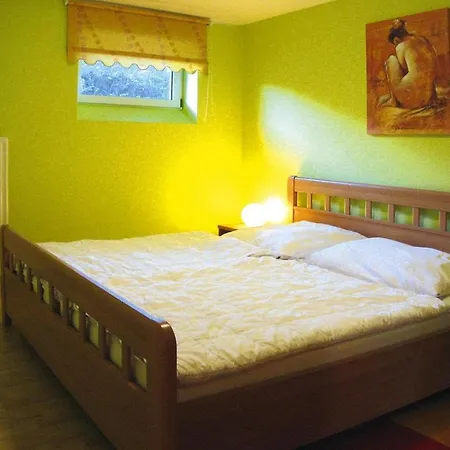 In Mit Einem Gemeinsamen Pool