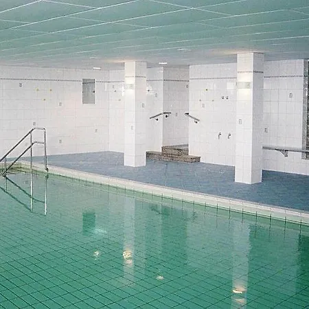 In Mit Einem Gemeinsamen Pool