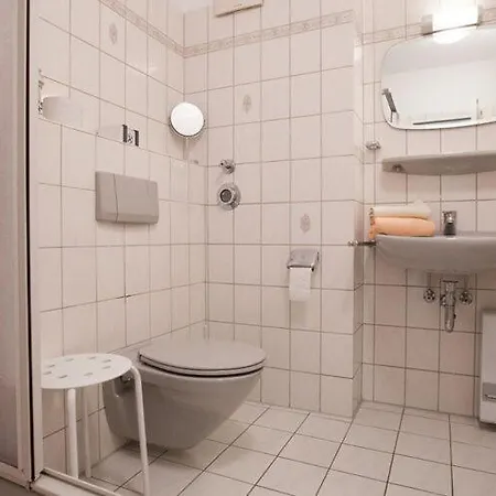 In Mit Einem Gemeinsamen Pool